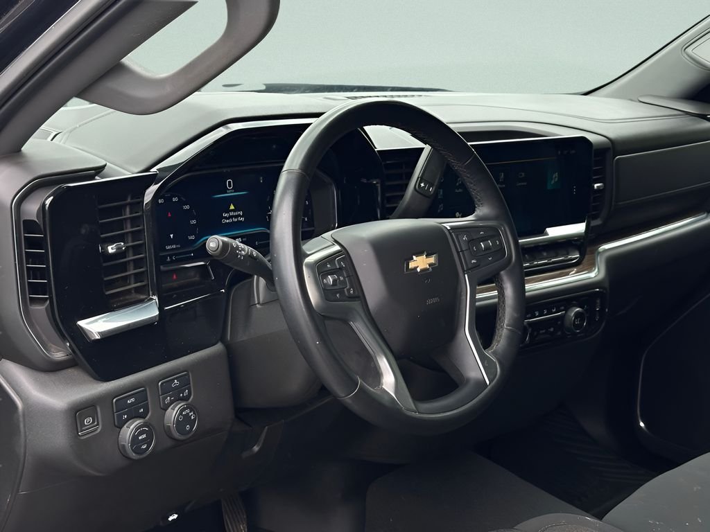 Used 2023 Gray Chevrolet LT image 9