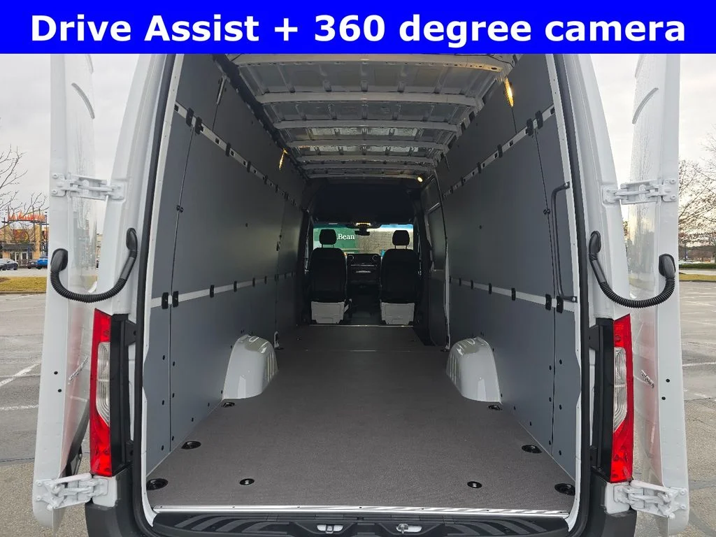 New 2026 Arctic White Mercedes-Benz Cargo 170 WB image 17