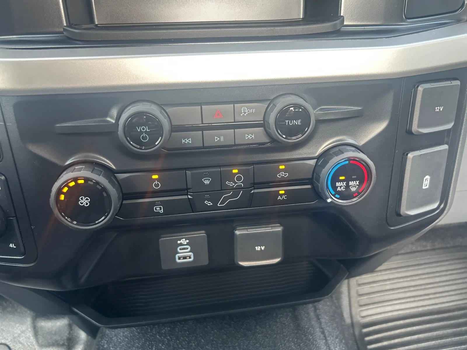 2025 Ford F-350 Super Duty XL - Photo 16