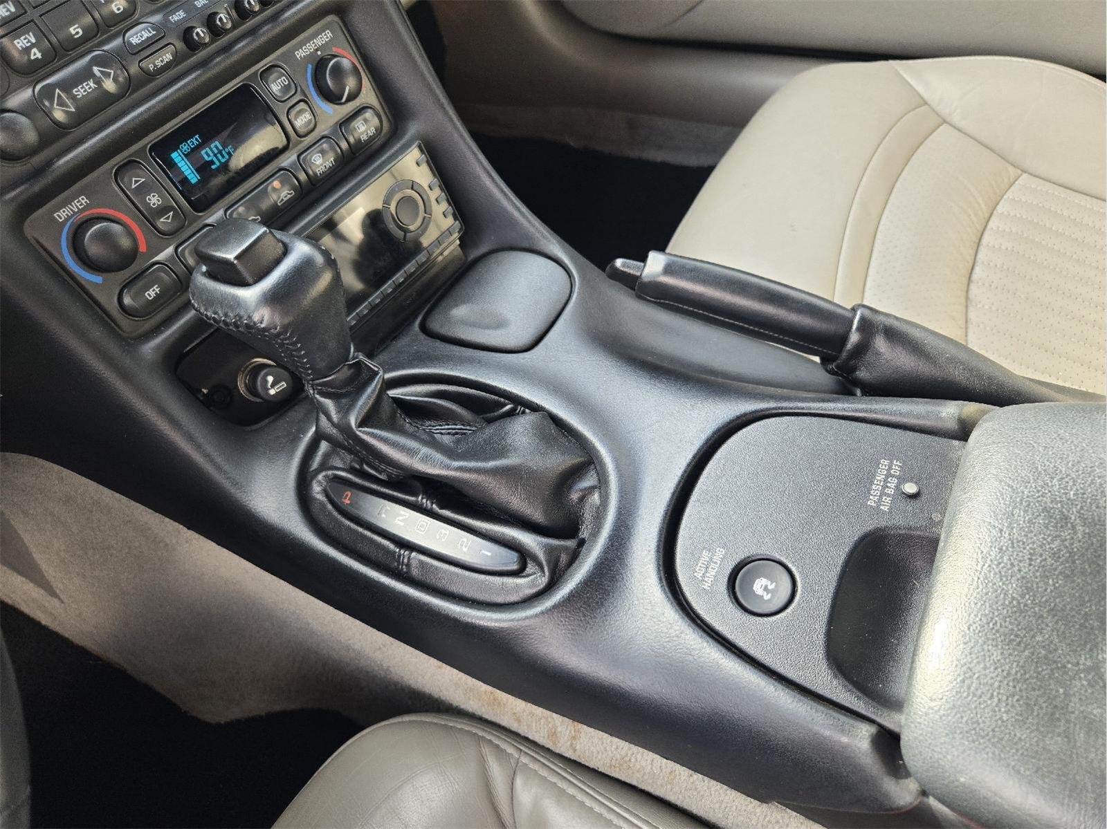 Used 2004 Black Chevrolet  image 18