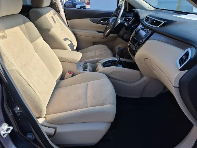 Used 2016 Blue Nissan SV image 37