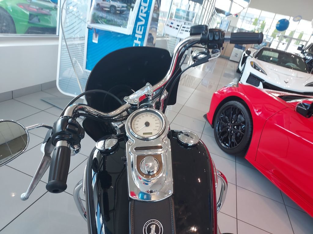 Used 2009 Black Harley-Davidson  image 15