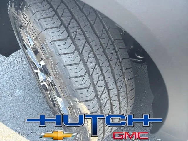 New 2026 Iridescent Pearl Tricoat Chevrolet ACTIV image 10