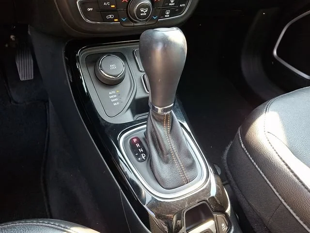 Used 2018 Gray Jeep Limited 4x4 image 15