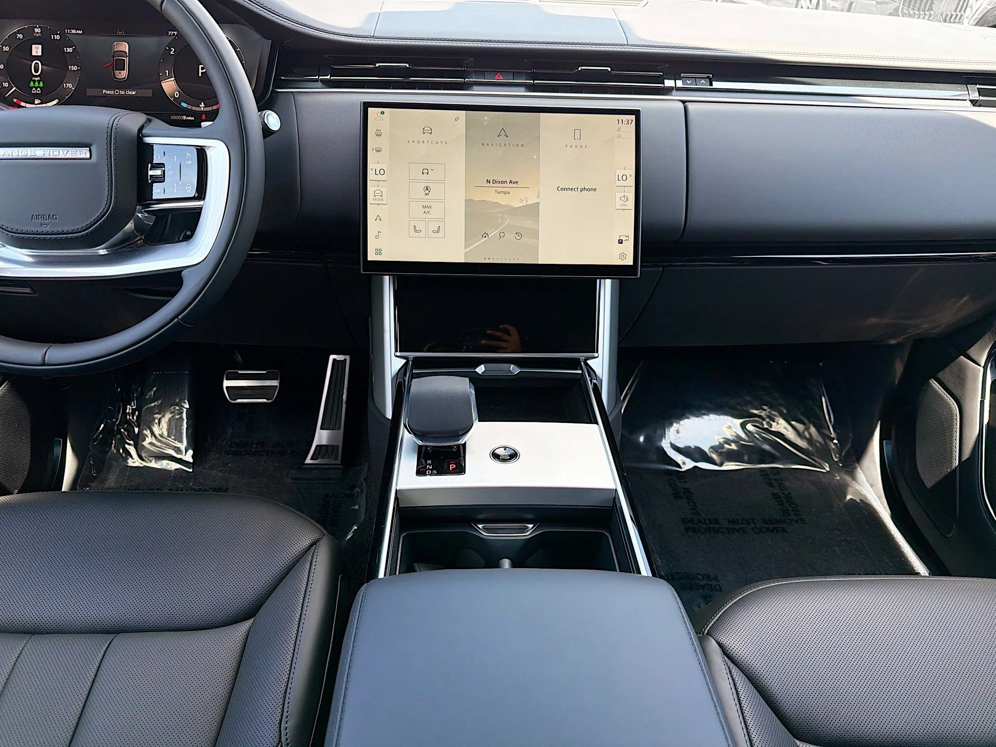 New 2026 Ostuni Pearl White Premium Metallic Land Rover SE image 19
