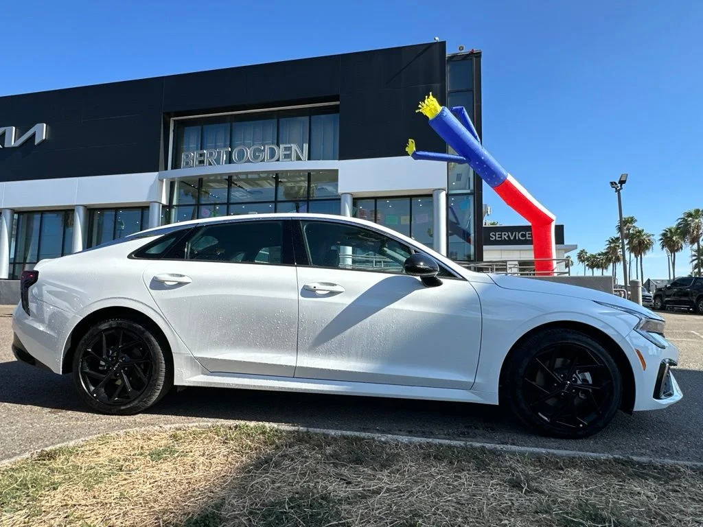 New 2026 White Kia GT-Line image 3