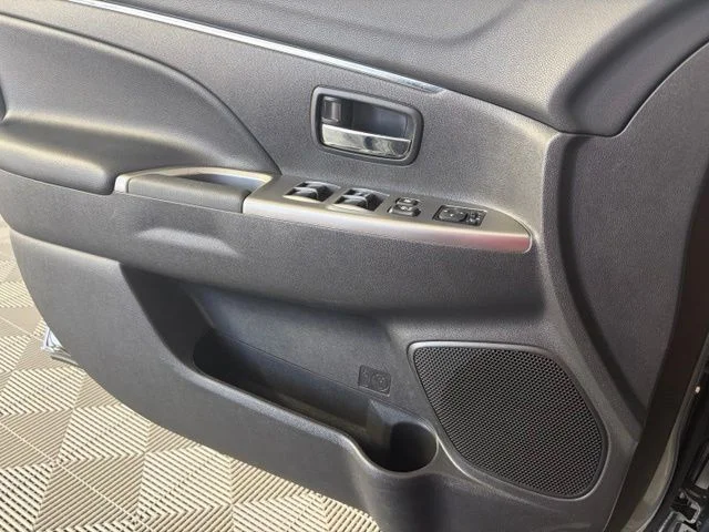 Used 2025 Gray Mitsubishi 2.0 S image 16