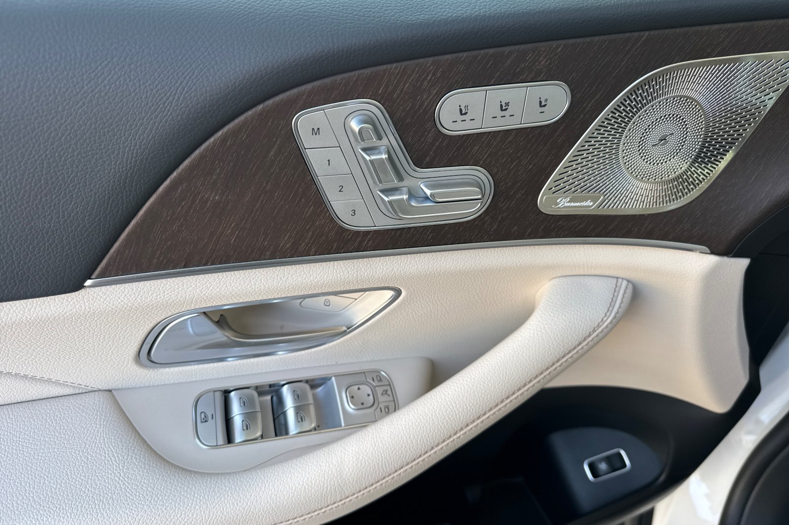 New 2027 Polar White Mercedes-Benz GLS 450 image 22