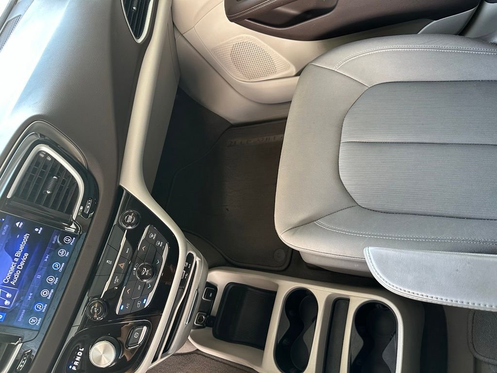 Used 2017 White Chrysler Touring image 25