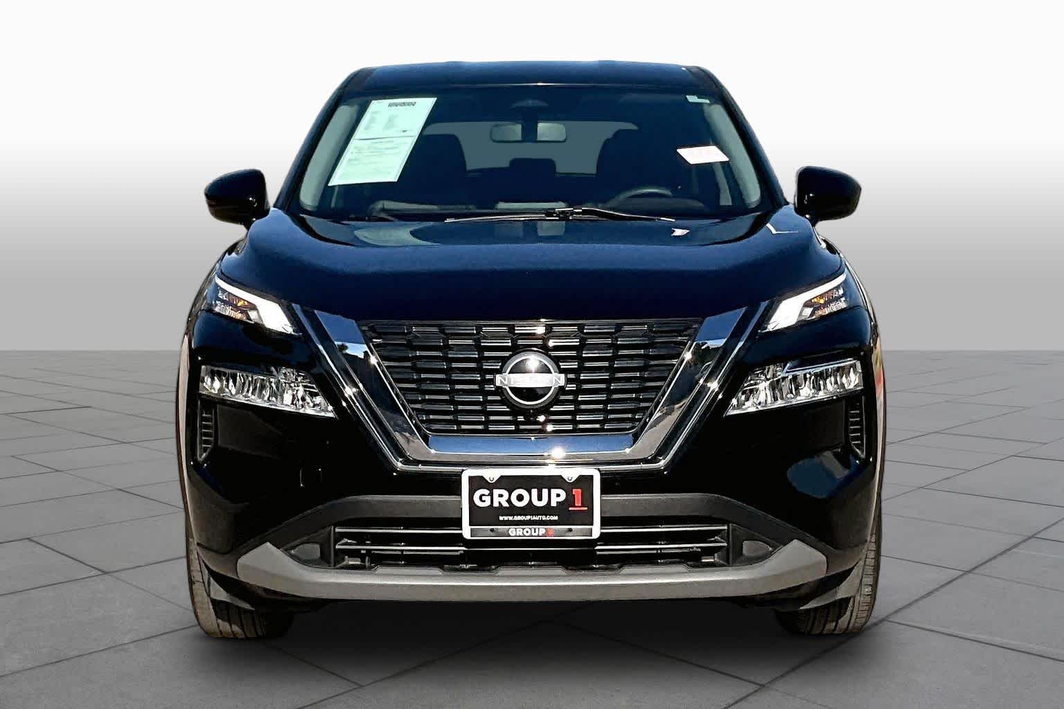 Certified Used 2023 Super Black Nissan SV image 4
