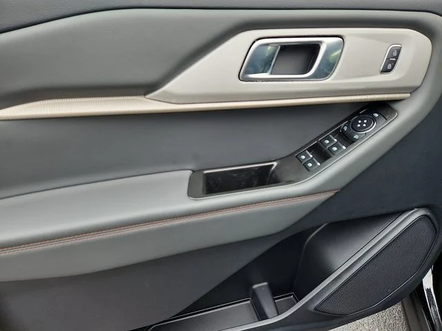 2026 Ford Explorer Active - Photo 12