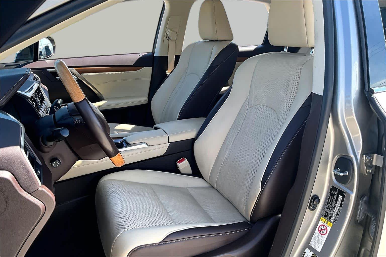 Used 2017 Atomic Silver Lexus  image 7