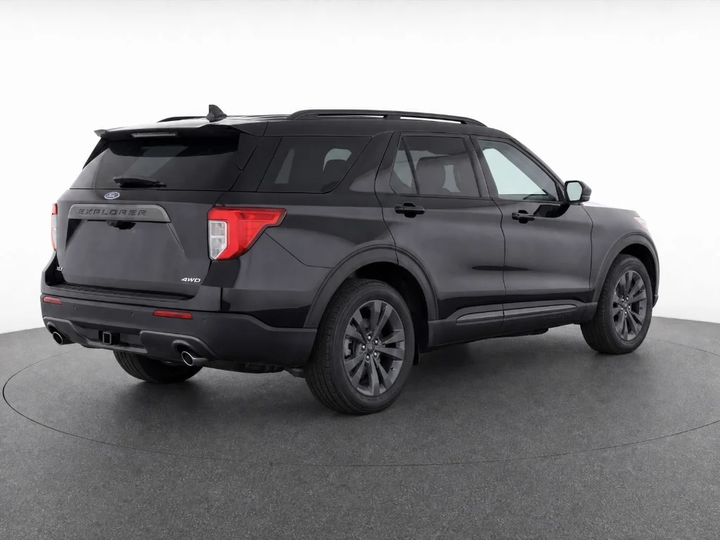 Used 2023 Agate Black Ford XLT image 4