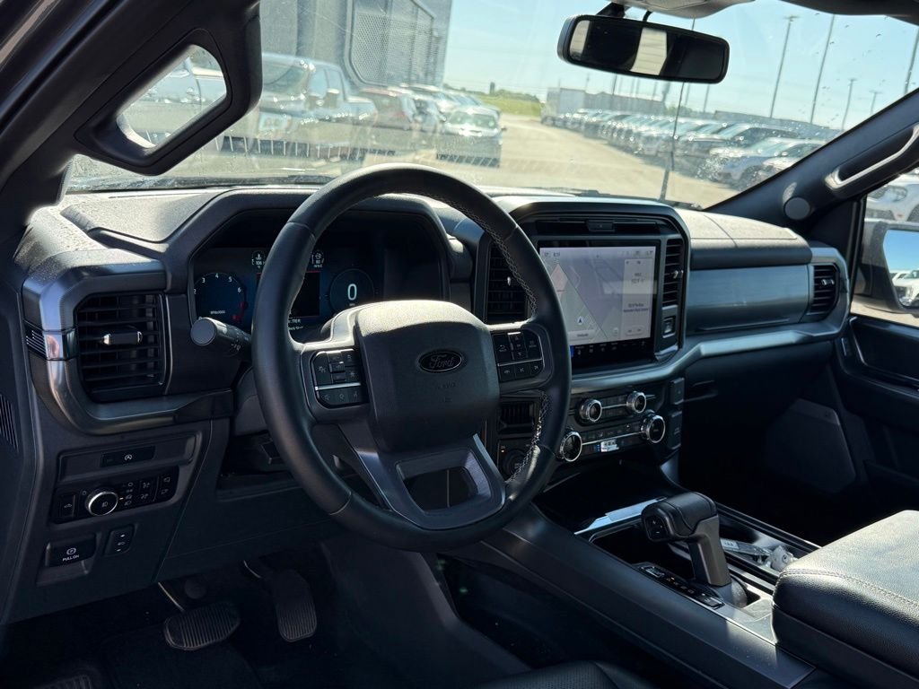 Used 2025 Carbonized Gray Metallic Ford Lariat image 4