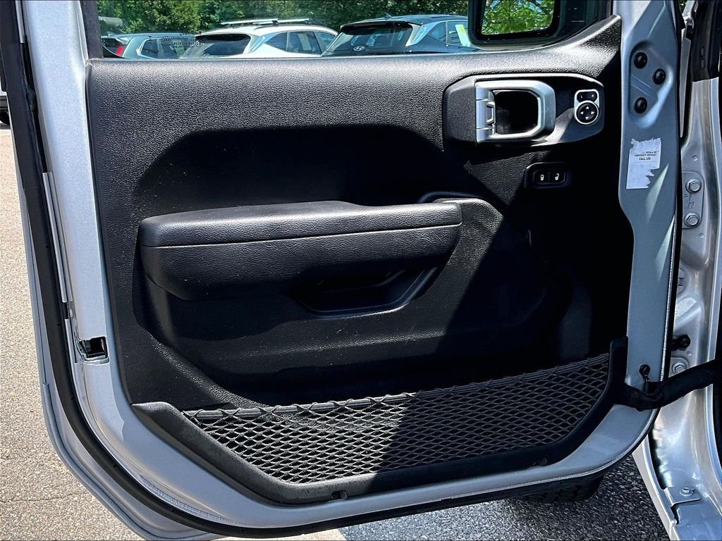 Used 2024 Silver Jeep Sport S 4xe image 9