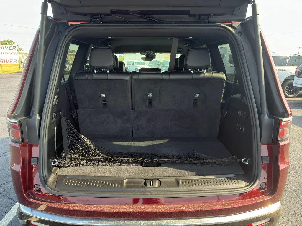 Used 2025 Velvet Red Pearlcoat Jeep Series III image 9