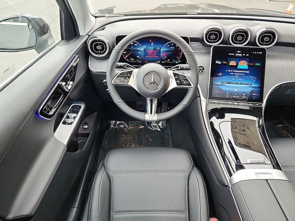 Used 2026 Graphite Grey Metallic Mercedes-Benz GLC 300 image 7
