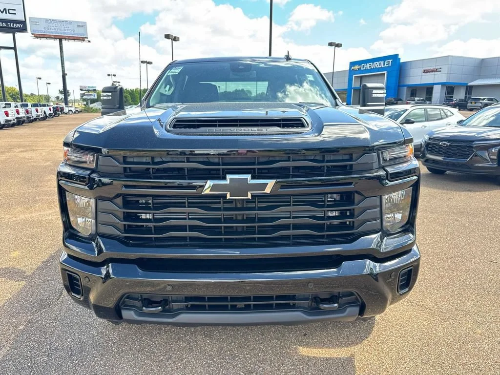 2026 Chevrolet Silverado 2500 HD Custom - Photo 2