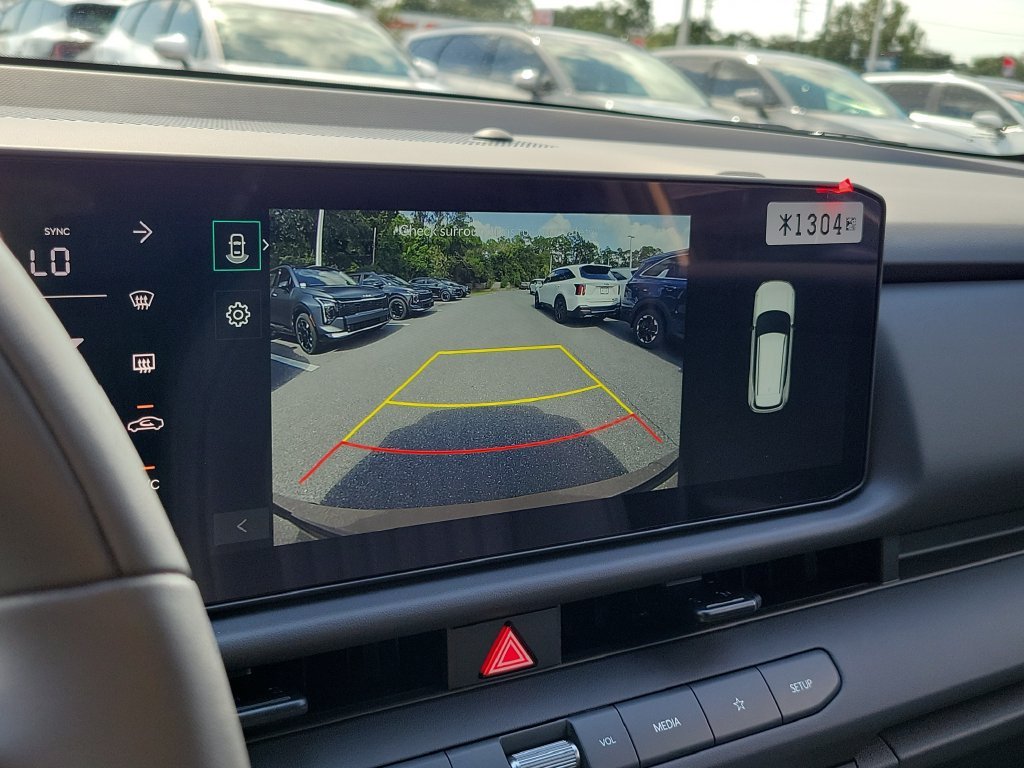 New 2027 Terrain Brown Kia X-Line S image 30