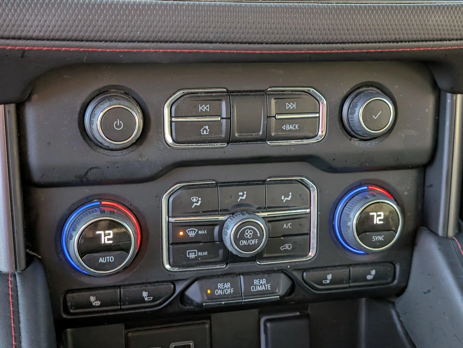 Used 2023 BLACK Chevrolet RST image 23