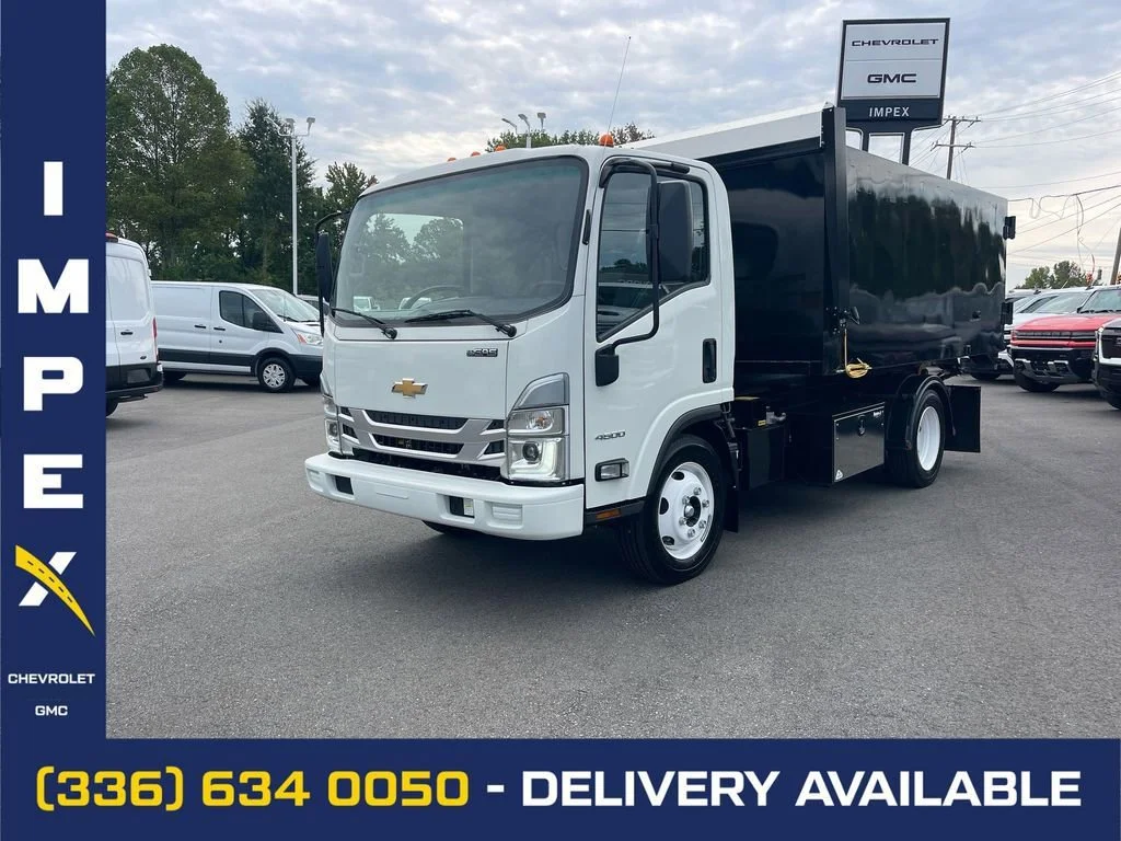 Used 2024 Arc White Chevrolet 1WT image 7