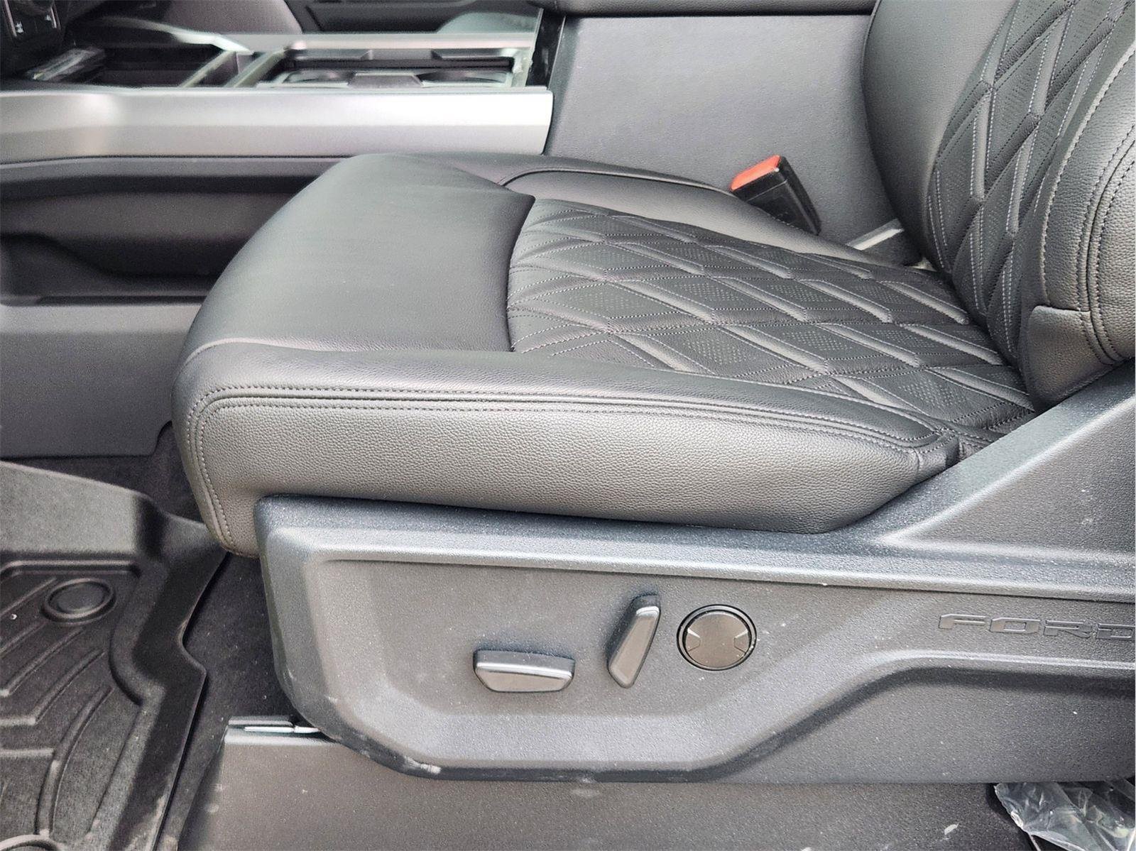 New 2026 Star White Metallic Tri-Coat Ford F-250® Lariat® image 18