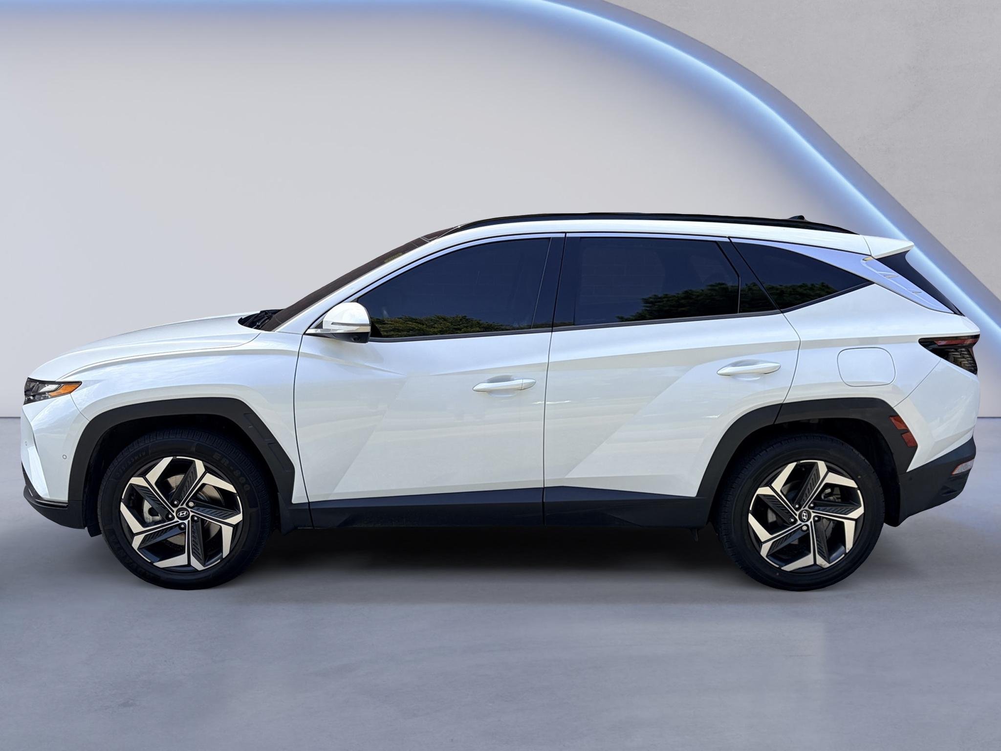 Used 2022 Quartz White Hyundai Limited image 2