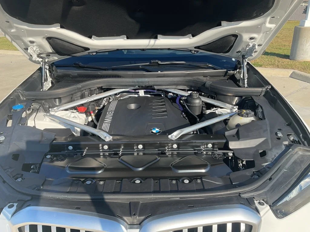 Used 2026 White BMW sDrive40i image 34
