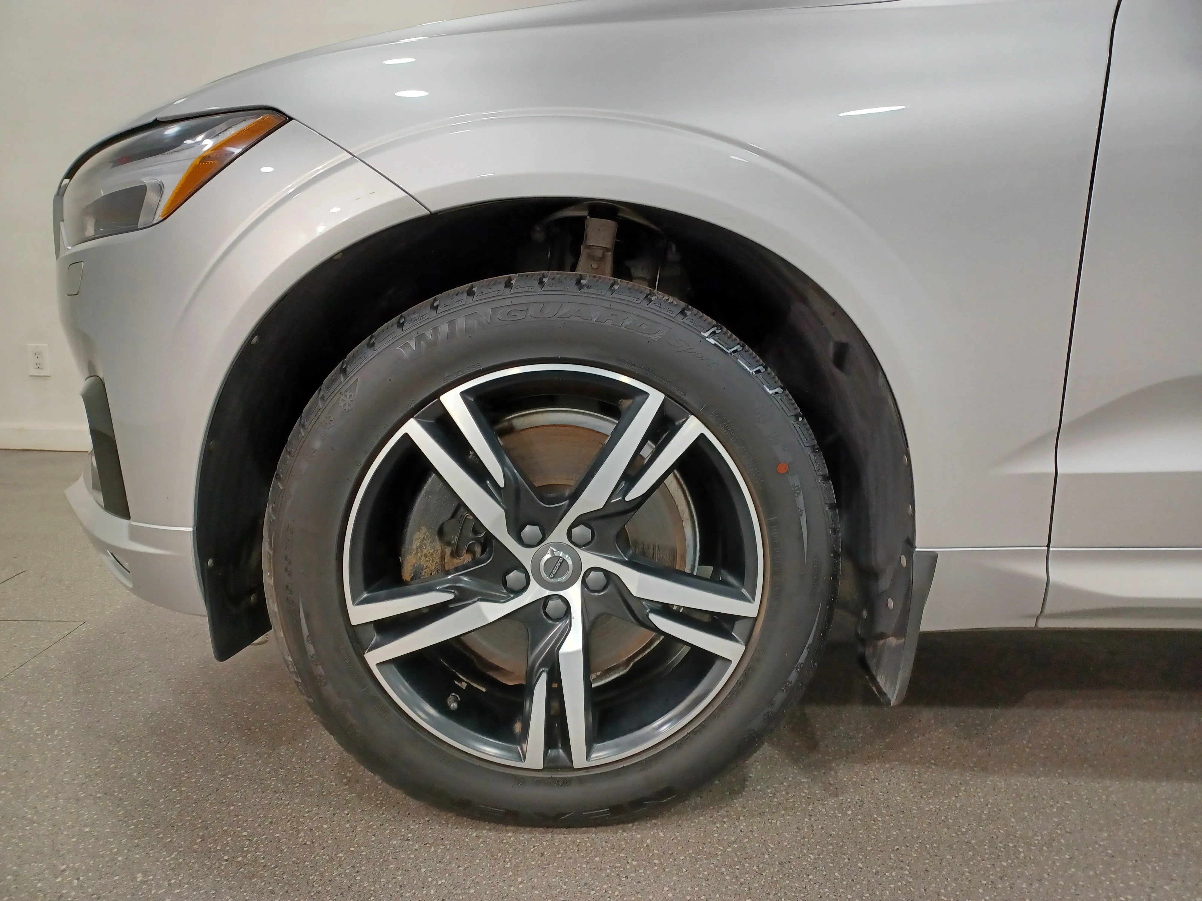 Certified Used 2020 Silver Volvo T6 R-Design AWD*Adaptive Cruise | Nav | Pano Roof | Htd Leather | Lane Keep Assist | Park Assist image 20