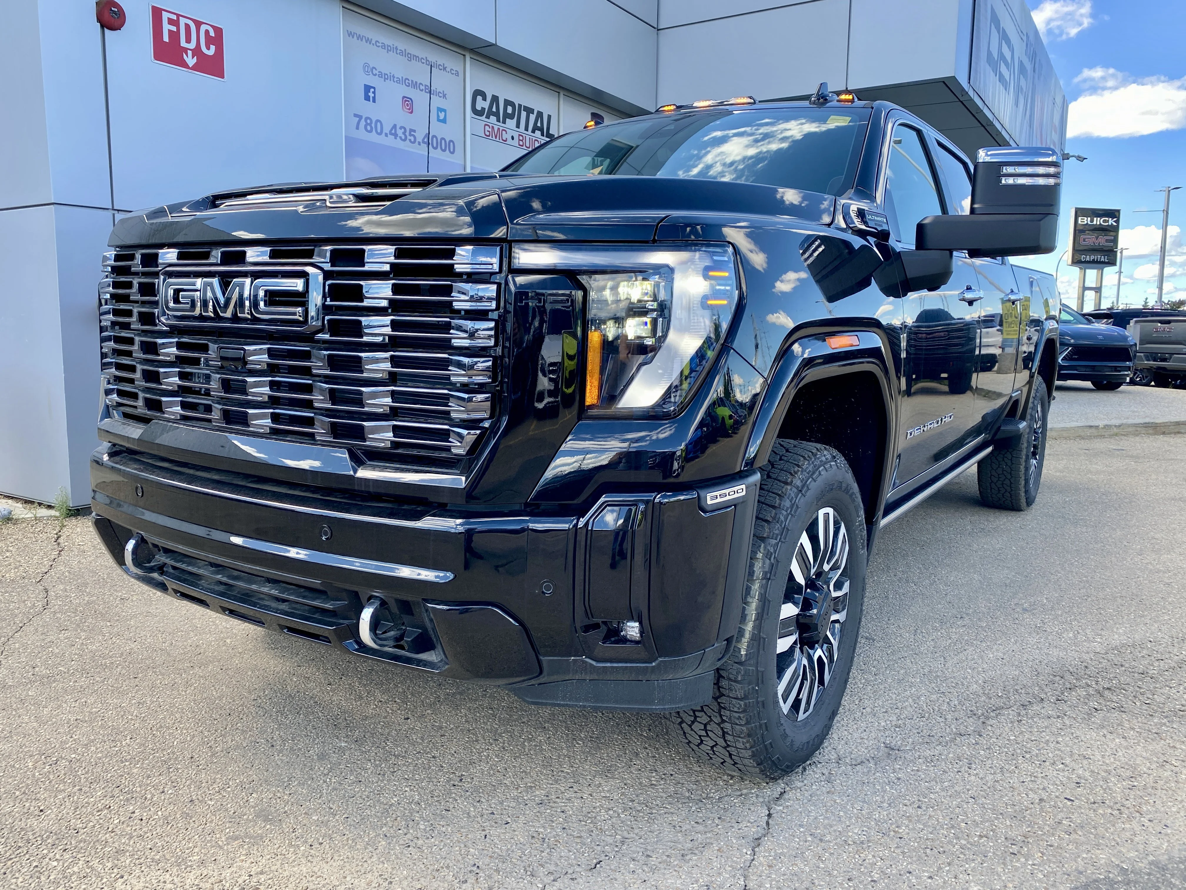 New 2026 ONYX BLACK GMC Denali Ultimate image 2