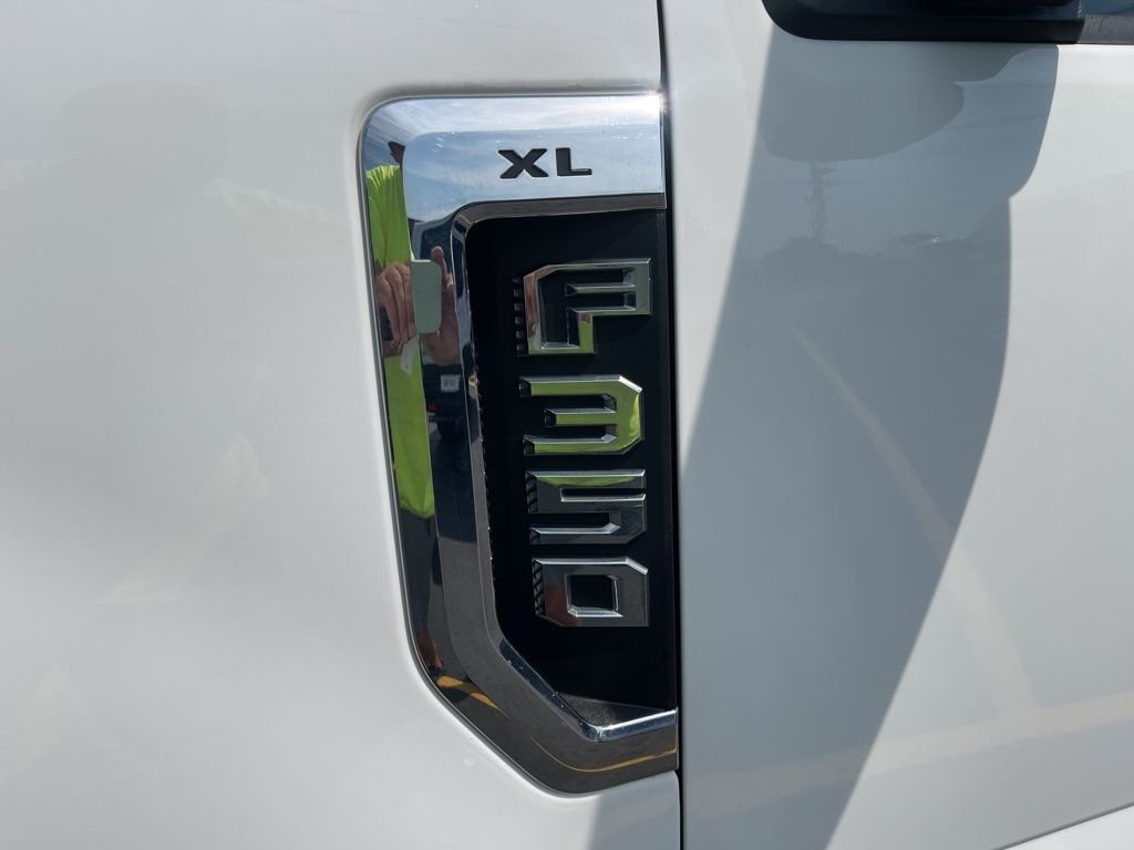2019 Ford F-350 Super Duty Chassis Cab XL - Photo 8