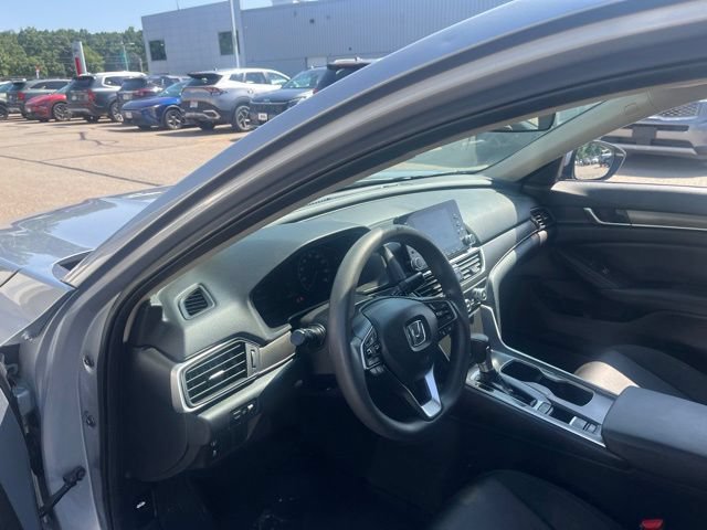 Certified Used 2020 Lunar Silver Metallic Honda LX image 11