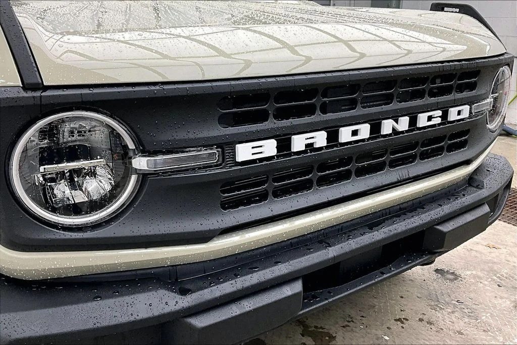 New 2025 Beige Ford Base image 31