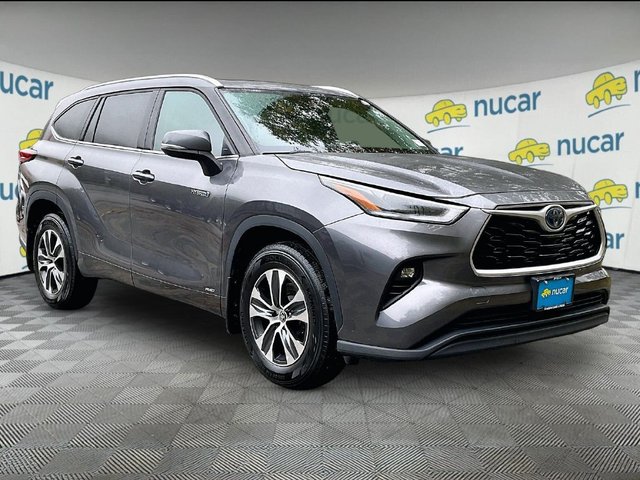 Pre-Owned 2021 Toyota Highlander Hybrid XLE AWD