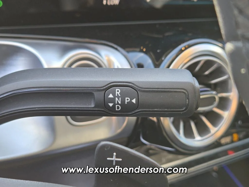 Used 2022 Black Mercedes-Benz GLB 250 image 28