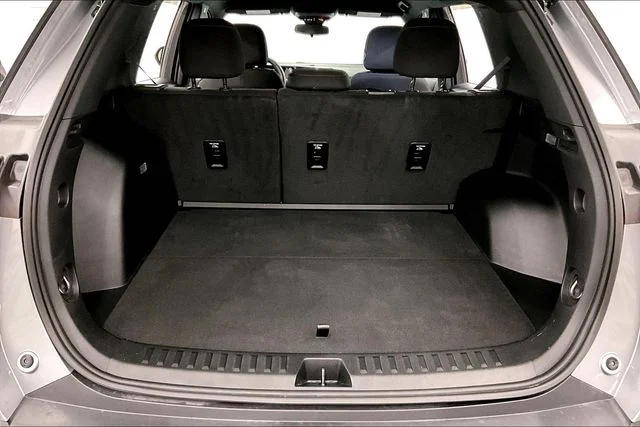Used 2025 Sterling Gray Metallic Chevrolet LT image 39