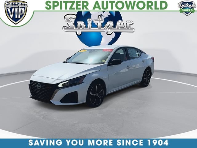 Used 2023 White Nissan 2.5 SR image 4