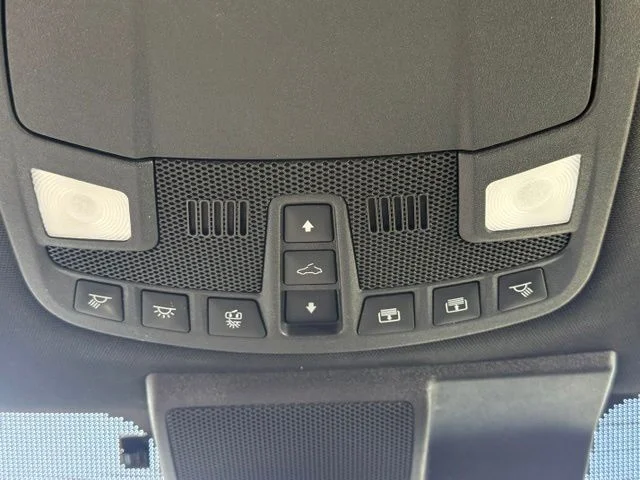 Used 2019 White Ford Lariat image 32