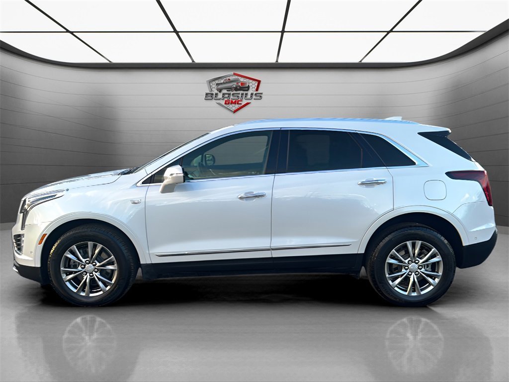 2022 Cadillac XT5 Premium Luxury photo 2