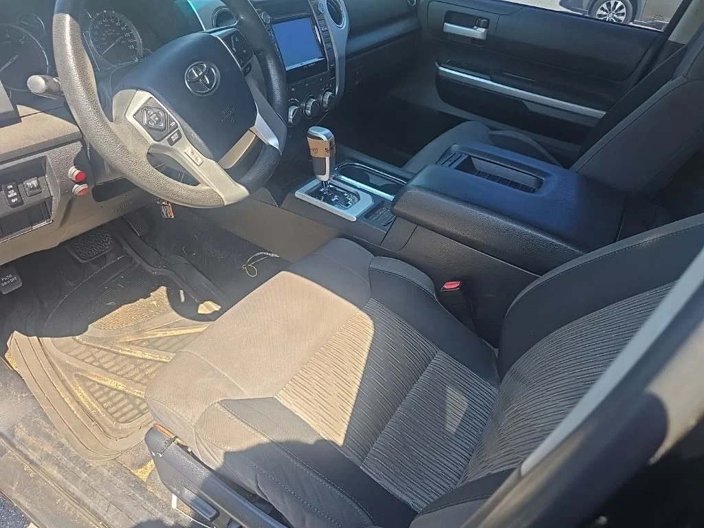 Used 2014 Black Toyota SR5 image 12