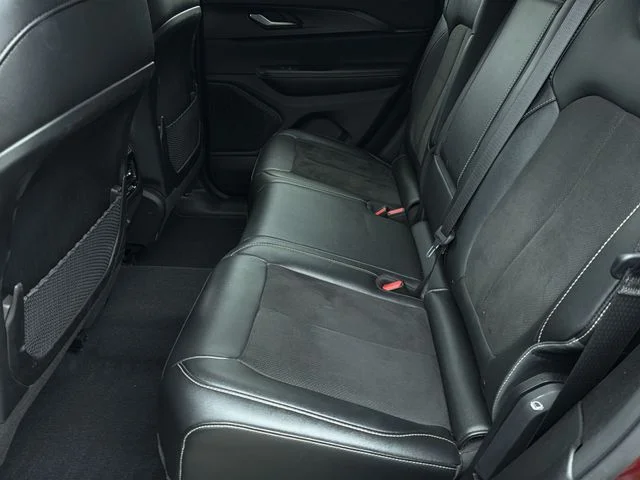 Used 2023 Red Jeep Altitude X image 10