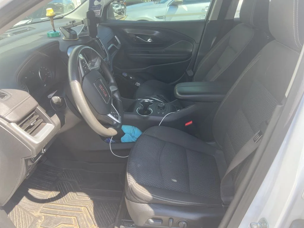 Used 2023 White GMC SLE image 7