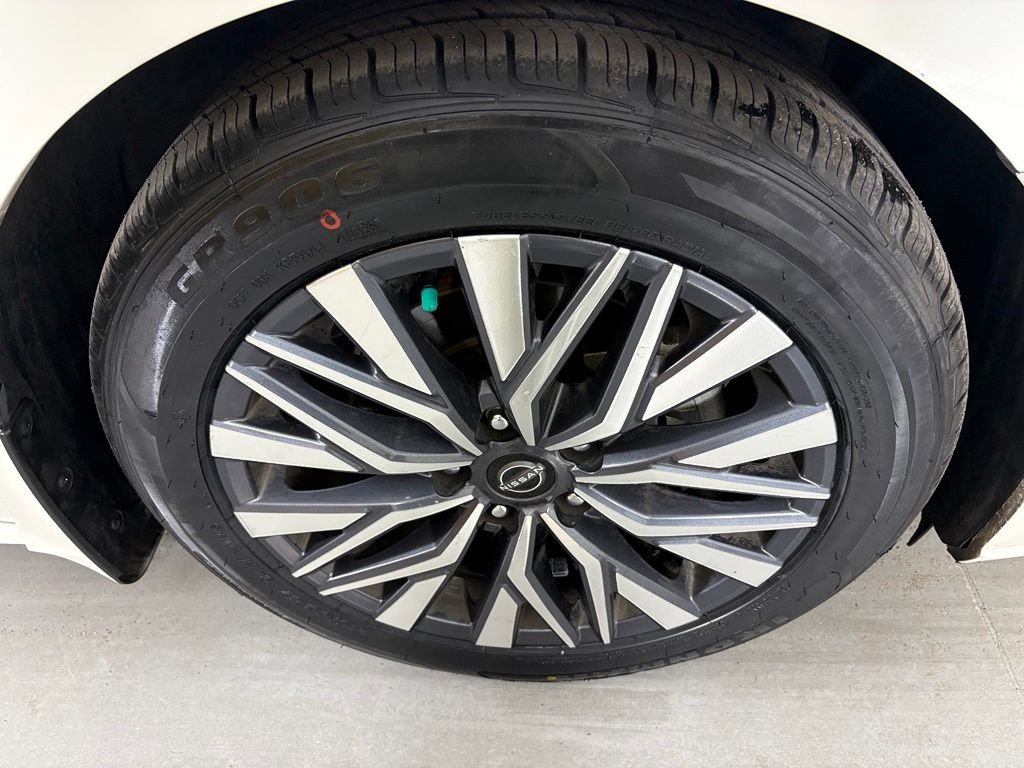 Used 2023 White Nissan 2.5 SV image 11