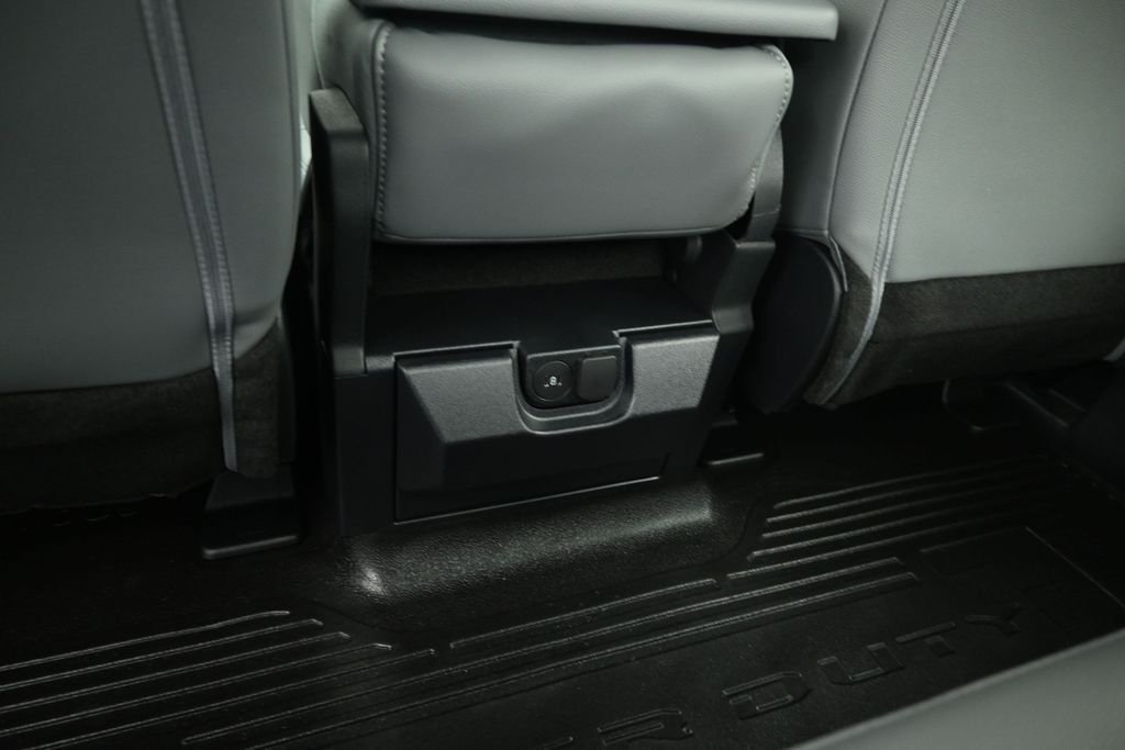 New 2026 Oxford White Ford XL image 15