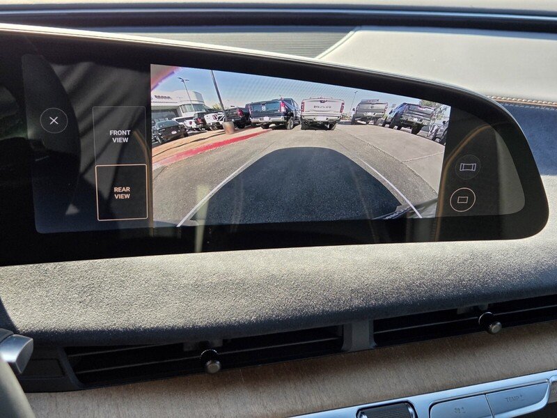 Used 2023  Lucid Grand Touring image 33