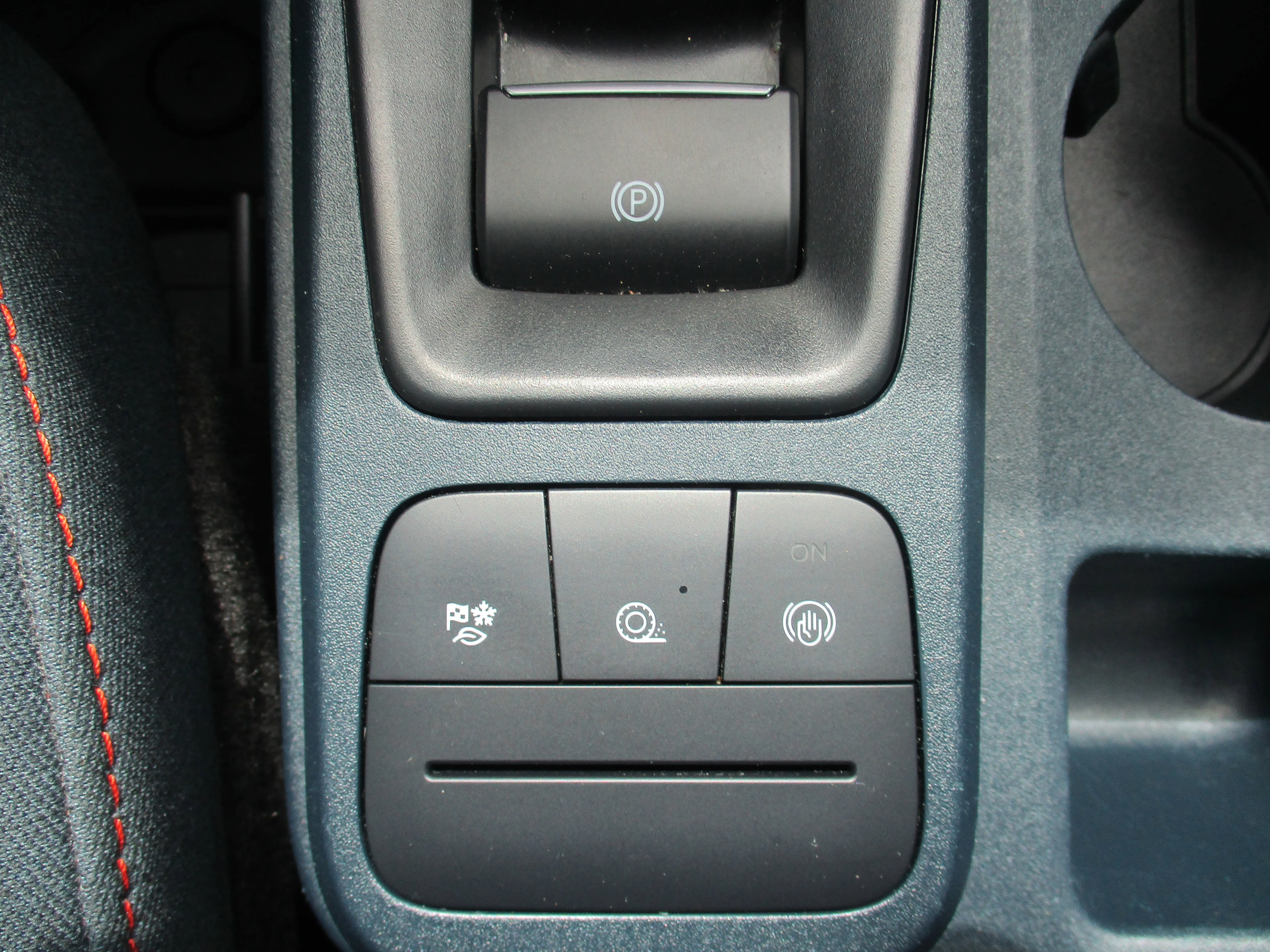 Used 2022 Area 51 Ford XLT Hybrid FWD image 17