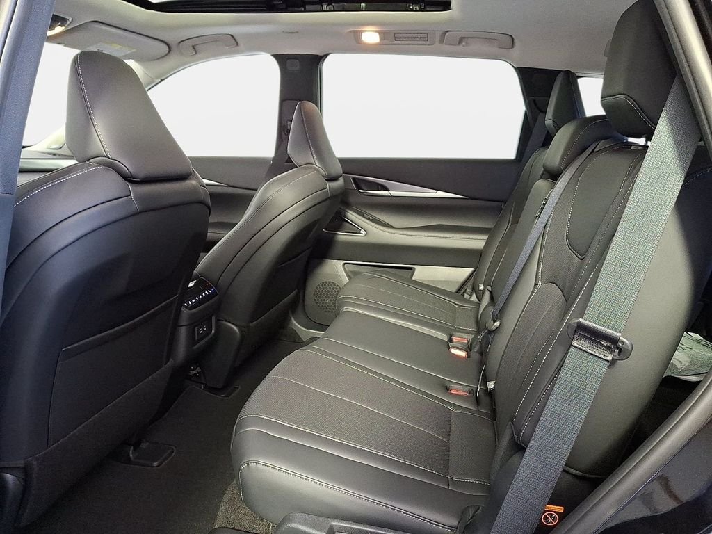 New 2027 MINERAL BLACK INFINITI Luxe AWD image 8