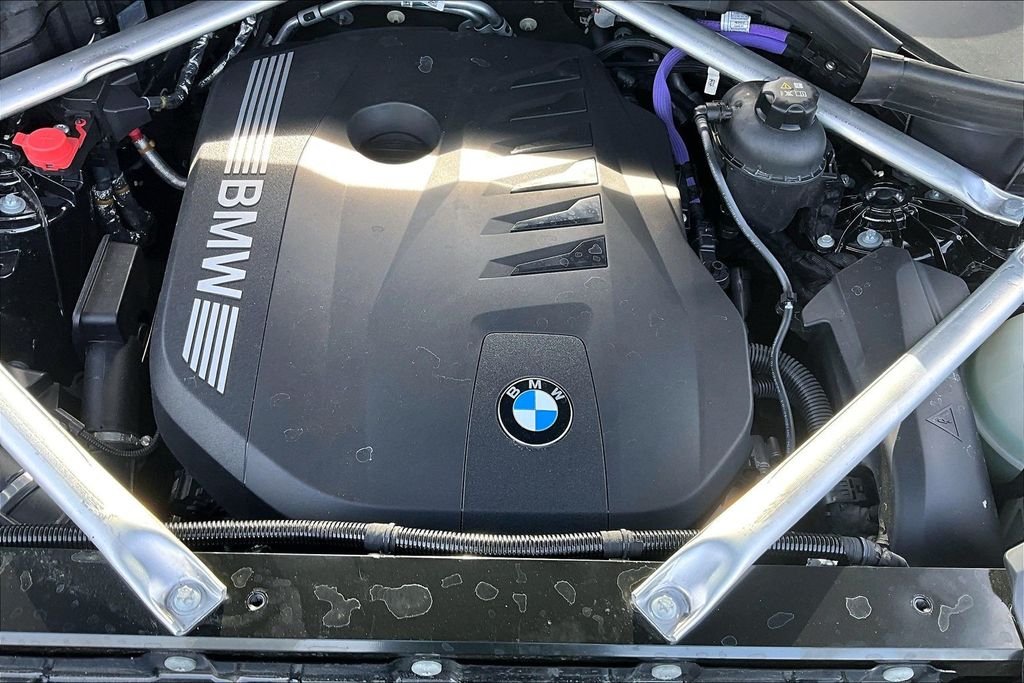 Certified Used 2025 Black BMW xDrive40i image 31