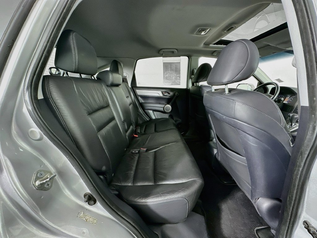 Used 2010 Alabaster Silver Metallic Honda EX-L image 26