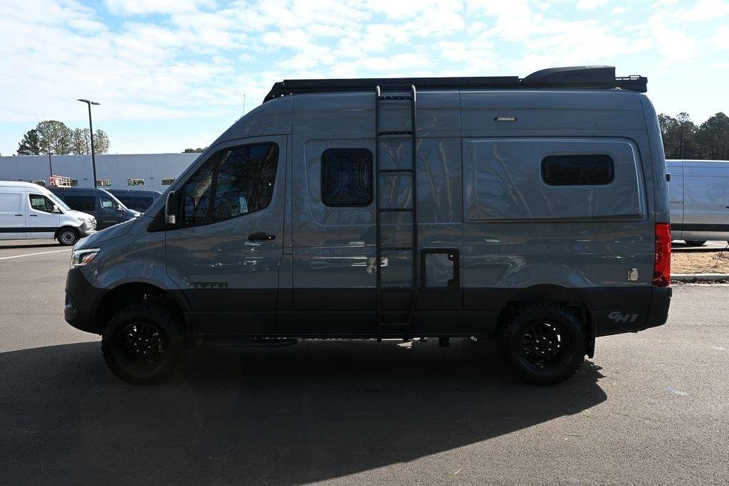 Used 2025 Blue Grey Tiffin  image 4